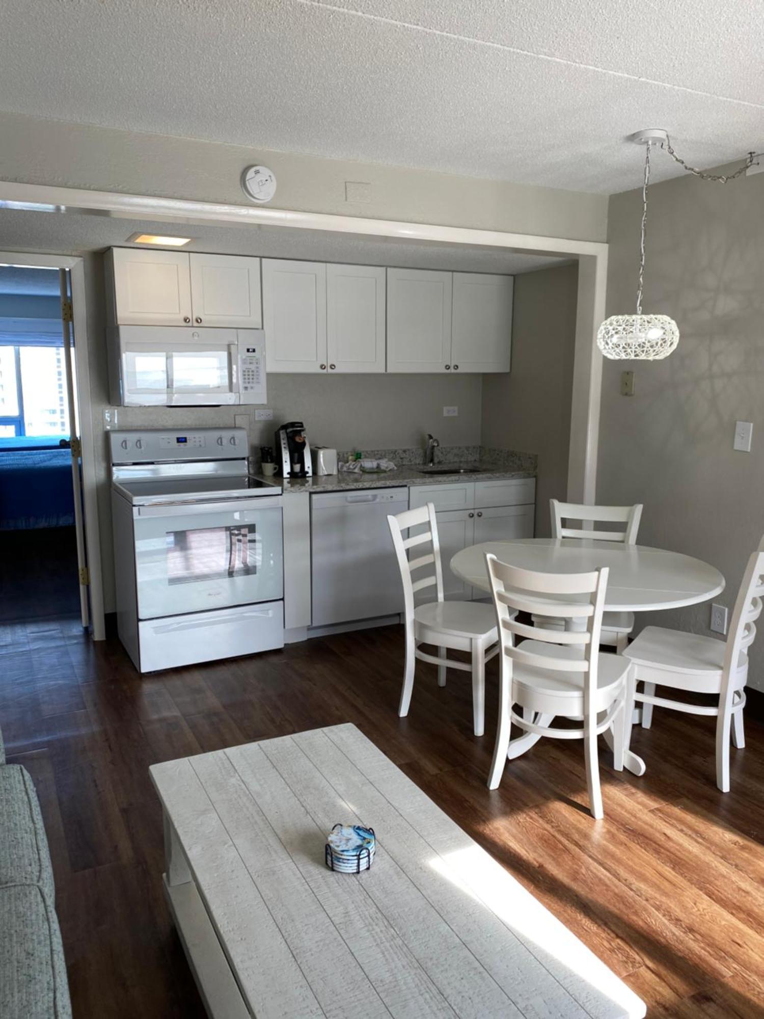 North Shore Oceanfront Resort Hotel Миртъл Бийч Стая снимка