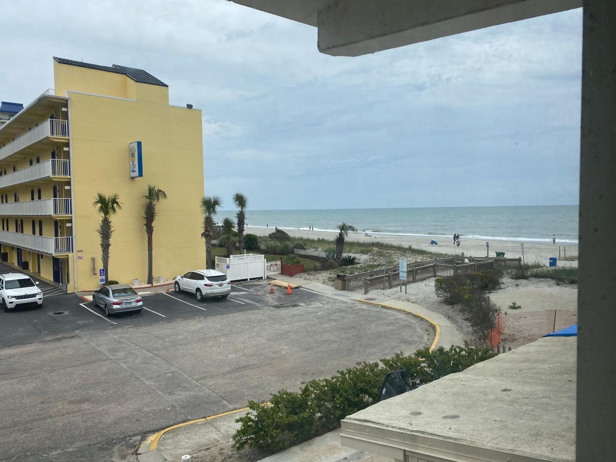 North Shore Oceanfront Resort Hotel Миртъл Бийч Стая снимка